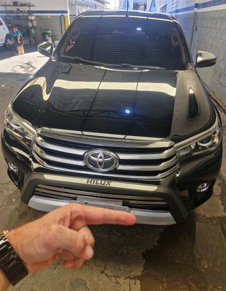 TOYOTA HILUX 2.8 SRX 4X4 CD 16V DIESEL 4P AUTOMÁTICO TOYOTA HILUX 2.8 SRX 4X4 CD 16V DIESEL 4P AUTOMÁTICO